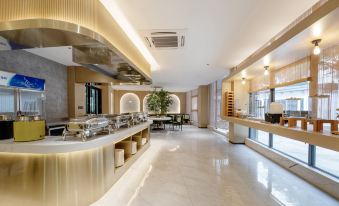 ELong Xicheng International Hotel(Haiya Colorful City Tongle South Subway Station Store)