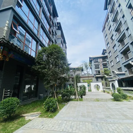 IU Hotel (Libo ancient town store)