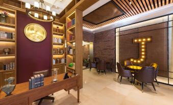 James Joyce Coffetel Hotel (Beijing Fengtai Huaxiang Xinfadi Subway Station)