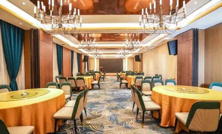 Magpie Yujia Hotel (Xuchang High speed Railway East Station, Pangdonglai Yunding Branch) Отели рядом с достопримечательностью «Qingyihe Thousand Acres Garden»