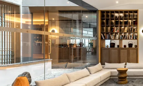 Huazhu Luxury Yunben Yard (Weihai Huancuilou Shop)
