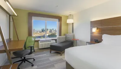 โรงแรม Holiday Inn Express Las Vegas - Stadium Area บาย IHG โรงแรมใน