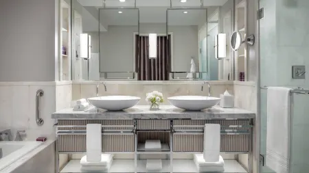 The Ritz-Carlton, Toronto