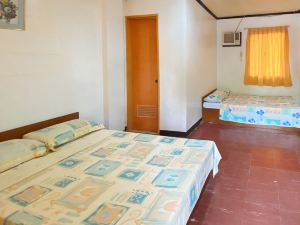 RedDoorz Hostel @ Molino Beach Resort