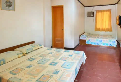RedDoorz Hostel @ Molino Beach Resort Hotels in Zambales