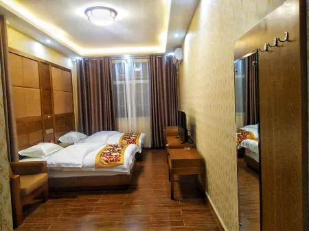 Lanping Kerry Business Hotel Отели рядом с достопримечательностью «Tongdian Armed Rebellion Display Hall»