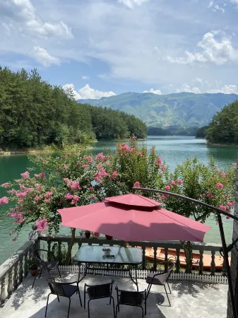 Yangxinju Xiandao Lake Yinxianju Отели рядом с достопримечательностью «Xiandaohu Xianhu Gallery»