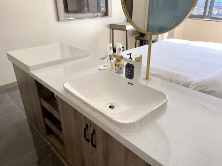 Quexi Hotel (Xiong County Xiongan High-Speed Railway Station)