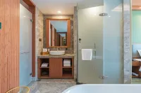 Xiuhe Hot Spring Holiday Hotel - parking