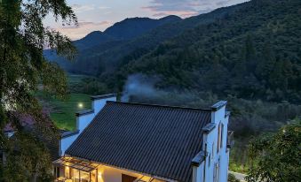 Anji Yicheng Yunshang Grassland Mountain Resort B&B