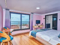 Guanrilou Hotel Hotels near Feisha Beach Tourist Centre of Shangchuan Island