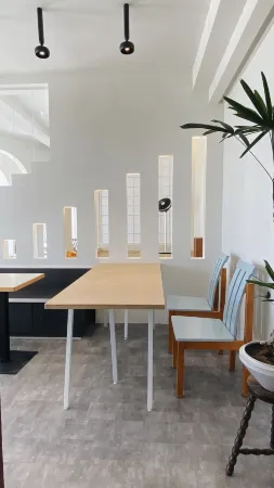 White rock Hotel (Golden Beach)