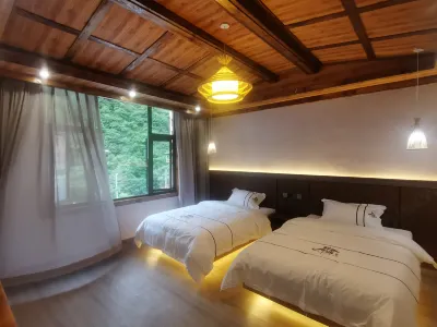 Xunshe Elegant Residence Hotels near Wolong Town