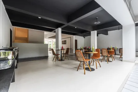 Le Papillon by Bay Hotels