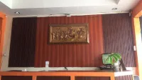 RedDoorz at Rio Bella Lacson St Bacolod Hotel di Murcia