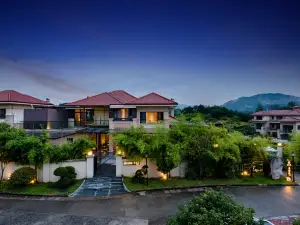Floral Lux Hotel·Heyuan Hotel