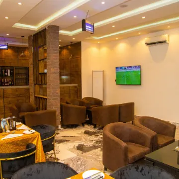 Entrust Hotel and Suites