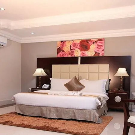 Grand Bee Suites