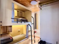 LiJang Lovefreedom Girls' Youth Hostel