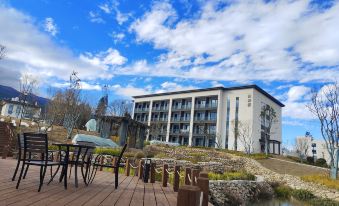 Butuo Black Sheep Grand Hotel
