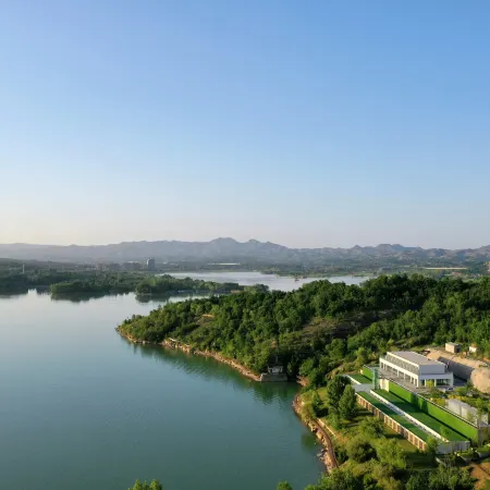 Yunzhu Lake Holiday Inn