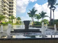 Seafront Country Garden Danga Bay by Lions Bay - Apartments