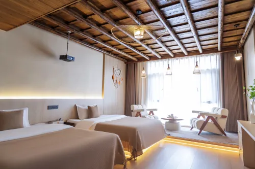 Four Seasons • Wangxian Valley View Inn - Homestay
