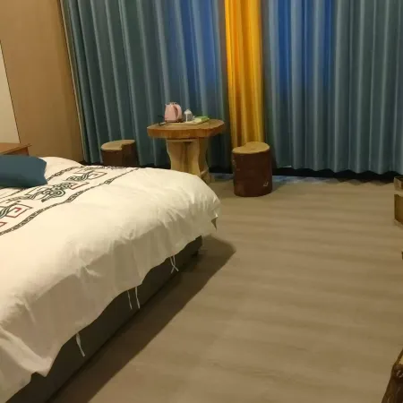 Hexiangju Homestay (Deqin Shengping Town)