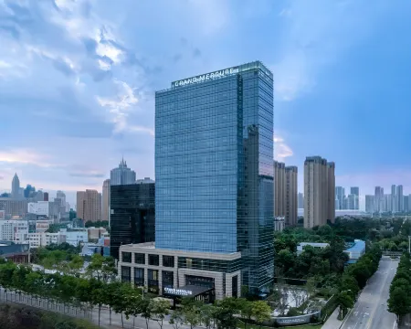 Grand Mercure Wuhan Hanyang Отели рядом с достопримечательностью «Wuhan International Expo Center»