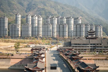 Tianyuan Ruibo Hotel Отели рядом с достопримечательностью «She People Ancient City»