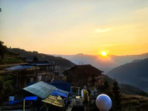 Longji Haojiubujian Homestay Hotels near Seven Stars Accompanying the Moon Viewing Platform