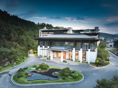 Lisong Yunyaogu Hot Spring Hotel Hotel in zona Shibashui Nature Scenic Spot
