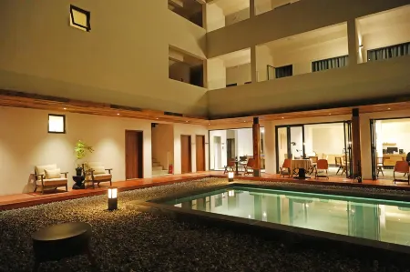 Four Seasons Hot Spring Private Soup Resort Hotel Отели рядом с достопримечательностью «Moxi Ancient Town»