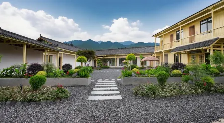 Mountain Stream Lodge Отели рядом со станцией Zhangjiajie West Station