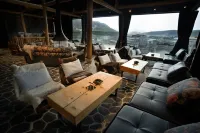 Floral Hotel·Yungu Hongduo | Limber Up · Yunqi Mountain Wild Bonfire Resort