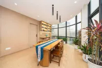 Shanghai Xingyue Qingju Hostel (Hongmei Road Subway Station)