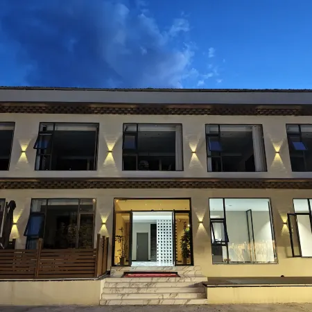 Heishui Banshanhai Homestay