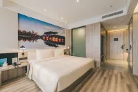 Kunshan Wanda Plaza Chunhui Road Atour Hotel