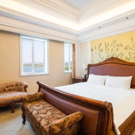 Blue Horizon Junhua Hotel (Binzhou Bailu Lake)