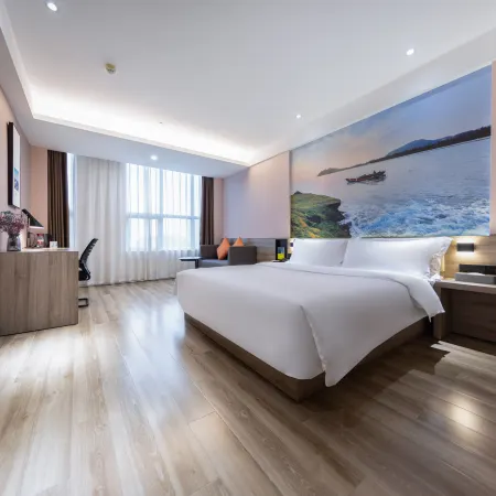 Yuefeng Hotel (Yangjiang Baili Plaza)