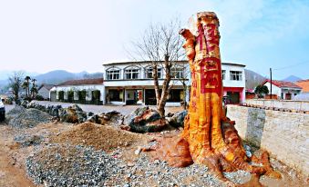 Dahongshan Root Carving Culture Industrial Park