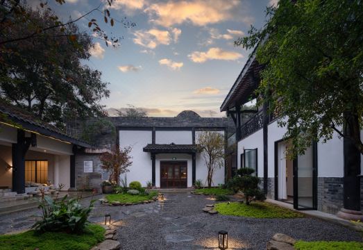 峨眉山和院.静筑拾光温泉酒店外景图