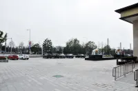 Vienna International Hotel - parking