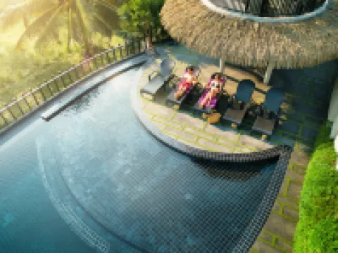 เดอะ ธนา รีสอร์ท เกาะเต่า โรงแรมในอำเภอเกาะพะงัน