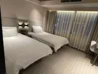 汉庭酒店(南京溧水万达广场店) - 高级双床房