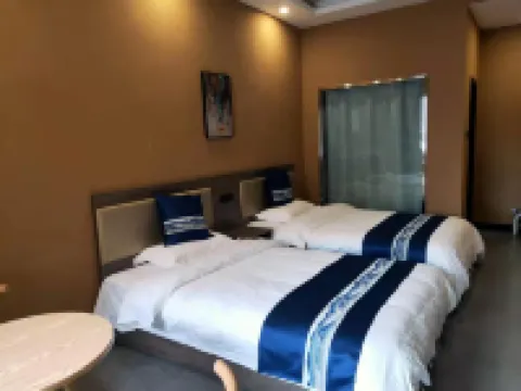 Golden Waterfall Hotel
