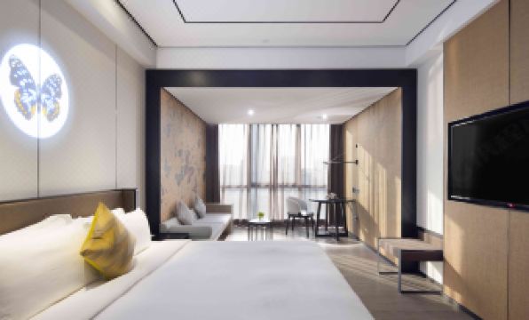 Paco Hotel (Huazhou Shifu Square)