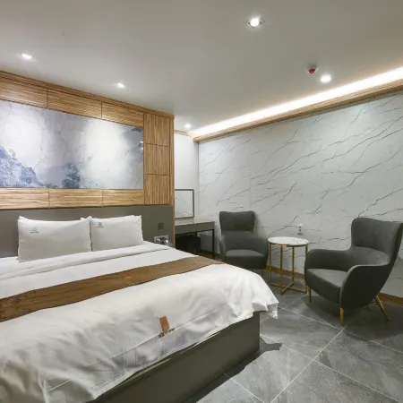 Aura Tourist Hotel