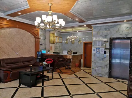 Nayong Qiandihong Hotel Отели рядом с достопримечательностью «Starry Sky Garden Camping Base»