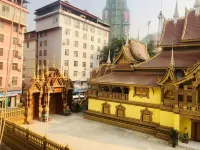 Shuangxin Business Hotel (Gaozhuang Starlight Night Market)